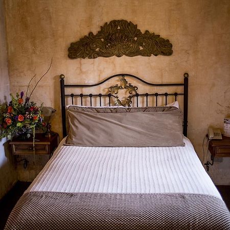 Hotel La Casona De Антигуа-Гватемала Экстерьер фото